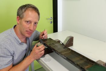 Jérôme Kaiser from the Leibniz Institute for Baltic Sea Research Warnemünde, expert in analysing environmental proxies from marine sediment cores