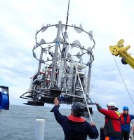 Lander wird ausgesetzt. © M. Gogina